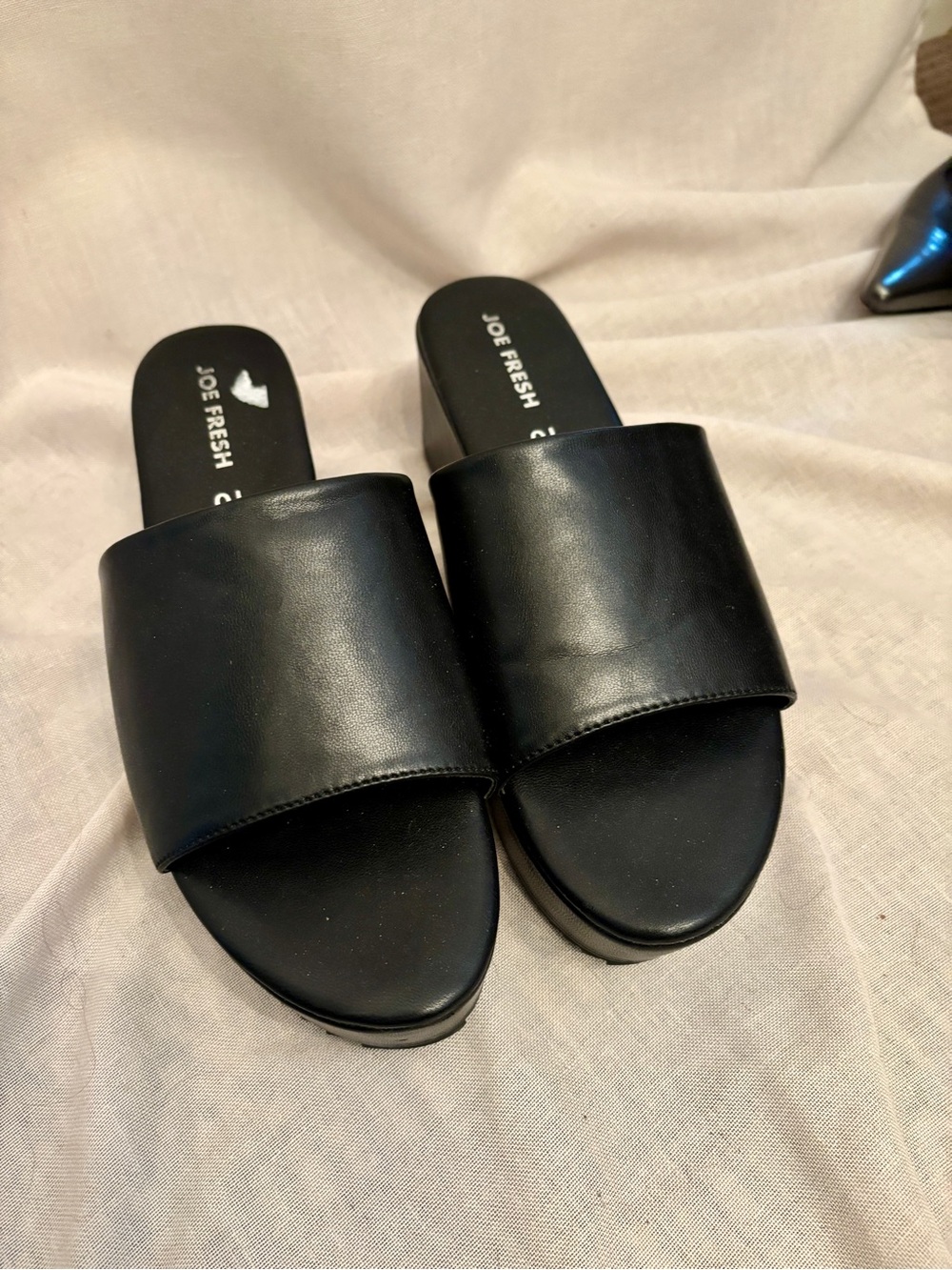 Joe Fresh Platform Slides — Size 10